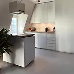 Апартаменты Floor Vondelpark *